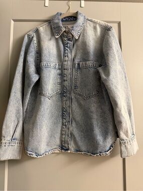 Zara Light Wash Denim Jacket with Chest Pockets